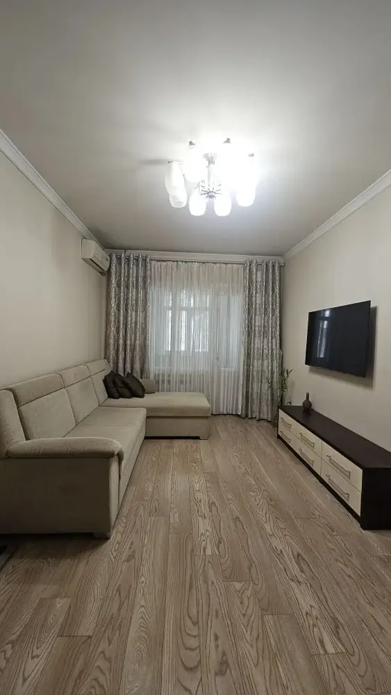 Продается 2-комнатная квартира − 62 м²