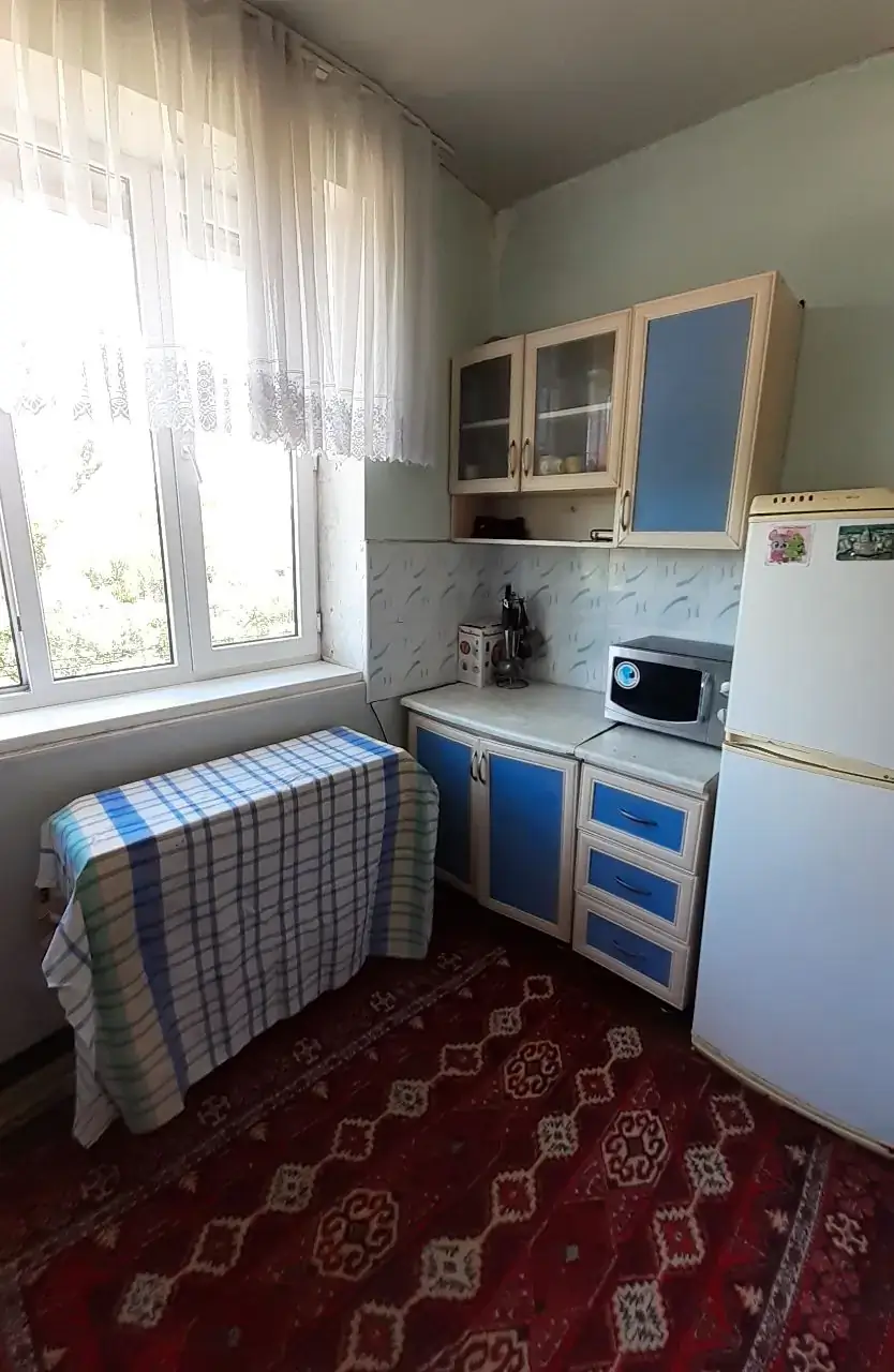 Продается 4-комнатная квартира − 91.5 м²