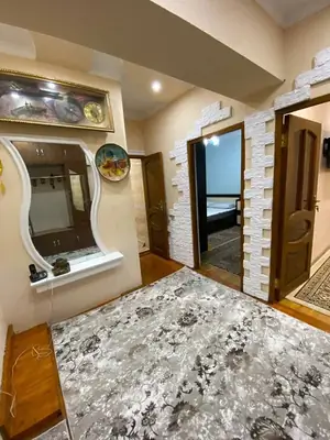Сдается Более 5-комнатная квартира − 130 м²