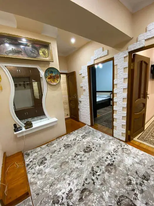 Сдается Более 5-комнатная квартира − 130 м²
