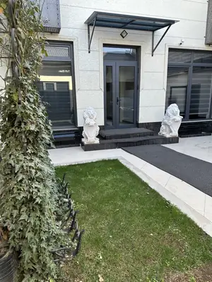 Ofis − 366 m², 3/3 qavat