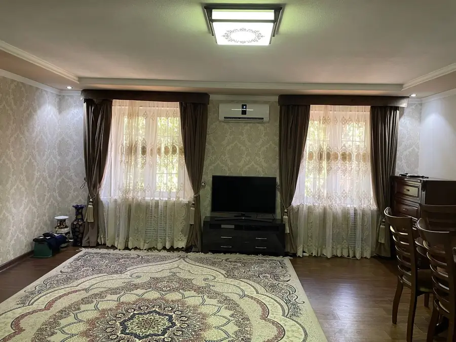 Продается 4-комнатная квартира − 84 м²