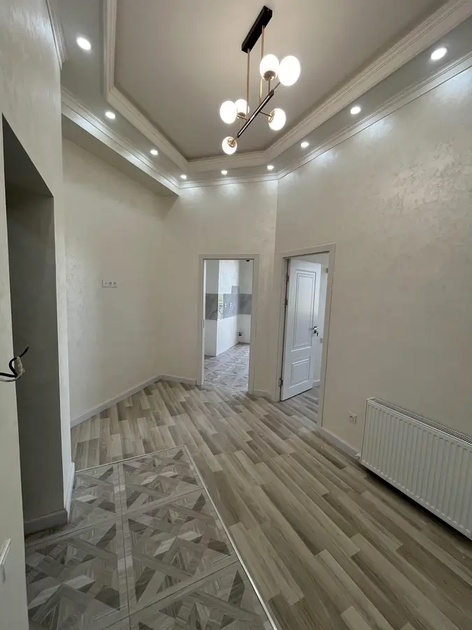 Продается 1-комнатная квартира − 38 м²