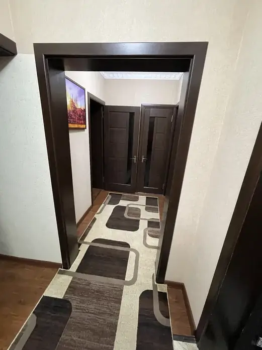 3 xonali kvartira sotiladi − 75 m²