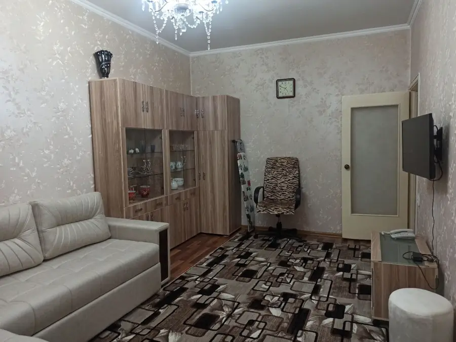 1 xonali kvartira sotiladi − 38 m²