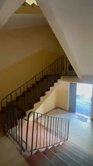 2 xonali kvartira sotiladi − 62 m²