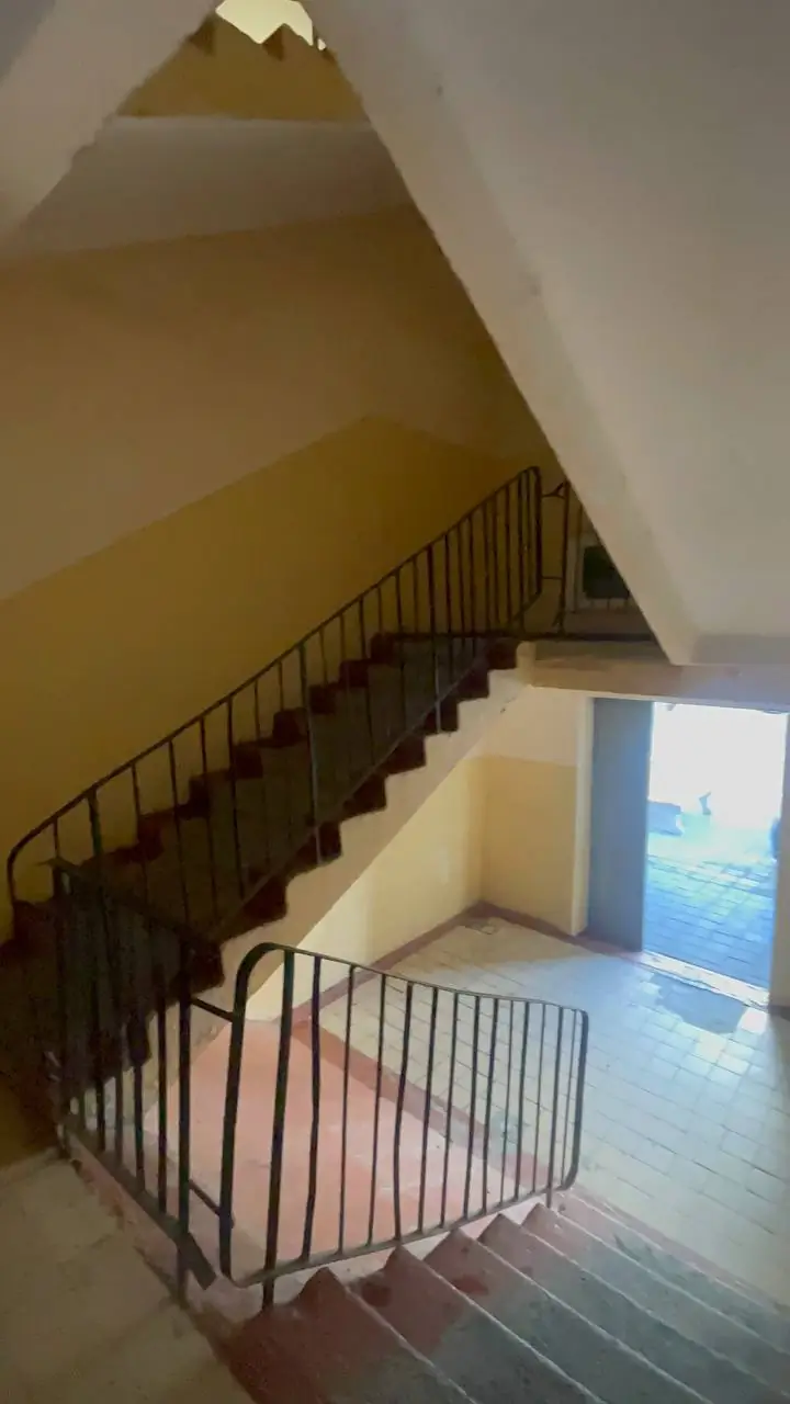2 xonali kvartira sotiladi − 62 m²