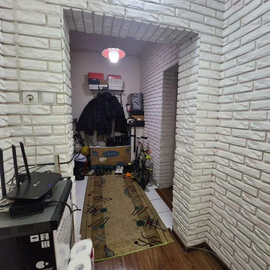 Продается 3-комнатная квартира − 69 м²