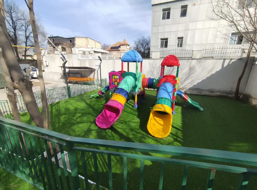 Продается 4-комнатная квартира − 117.7 м²