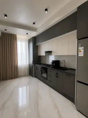 Ijaraga 4 xonali kvartira − 130 m²