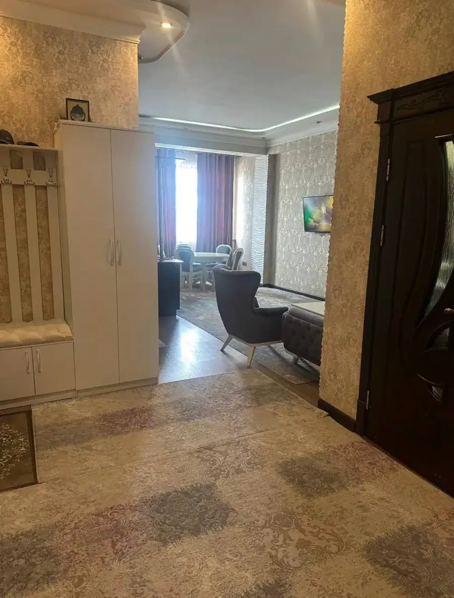 Продается 3-комнатная квартира − 87 м²