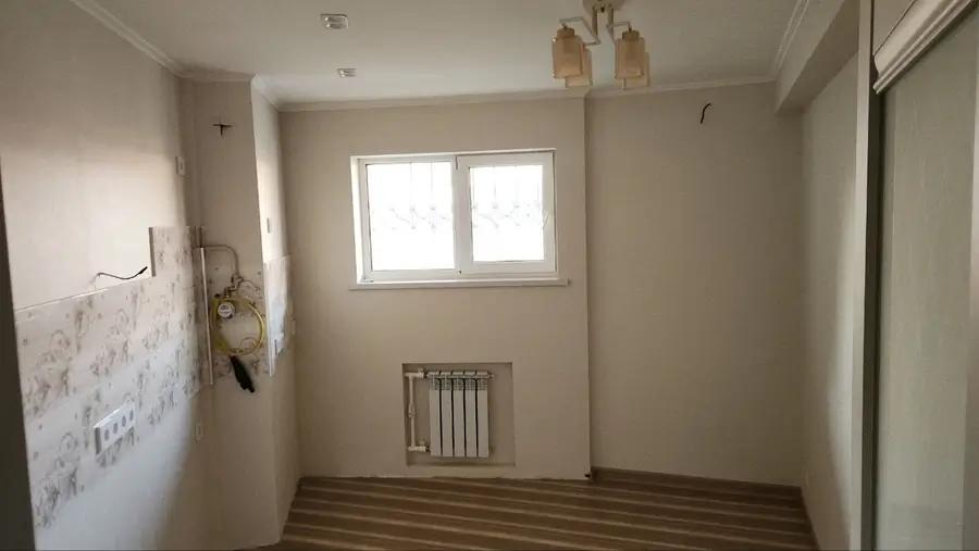 1 xonali kvartira sotiladi − 33 m²