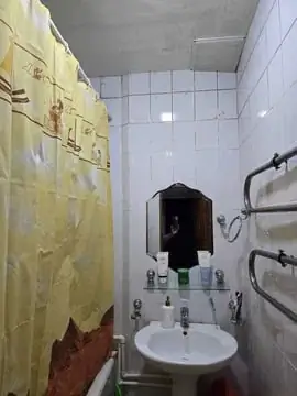 4 xonali kvartira sotiladi − 80 m²