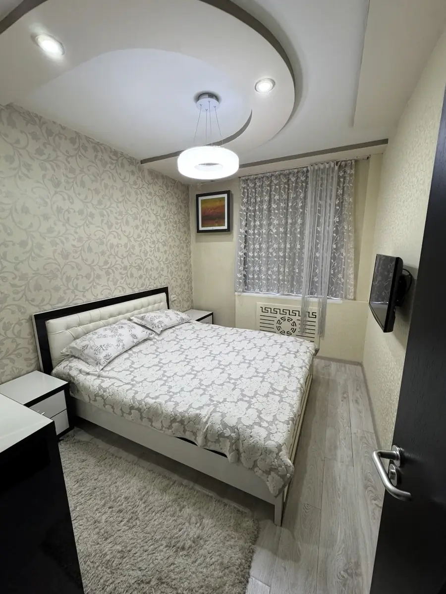 Сдается 2-комнатная квартира − 59 м²