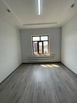 Ijaraga ofis − 1600 m²