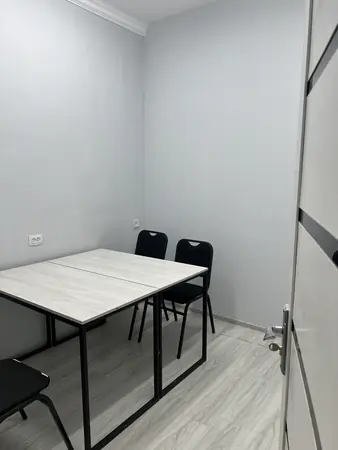 Ofis − 200 m², 2/2 qavat