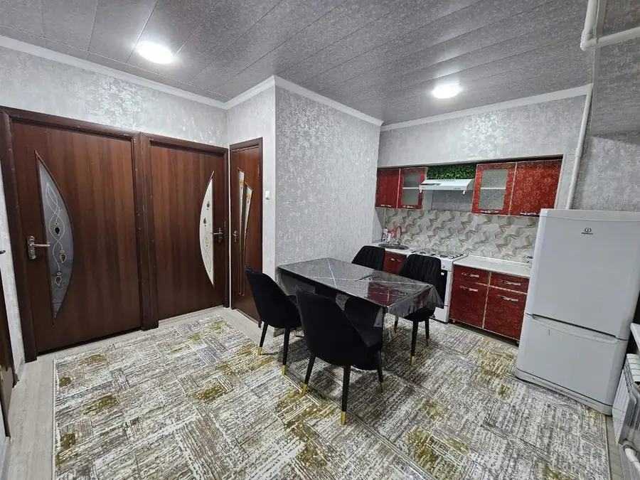 Сдается 2-комнатная квартира − 65 м²