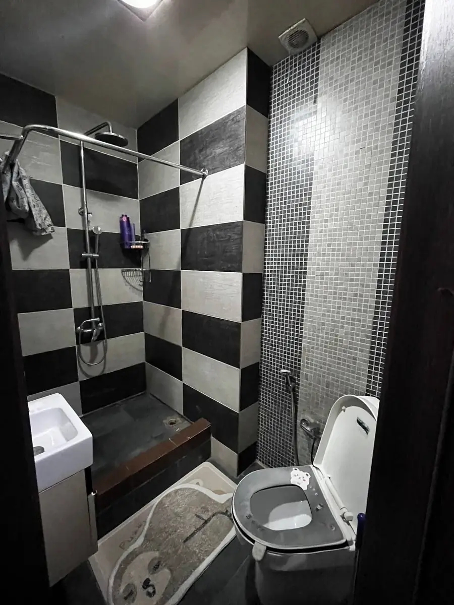 Сдается 4-комнатная квартира − 100 м²