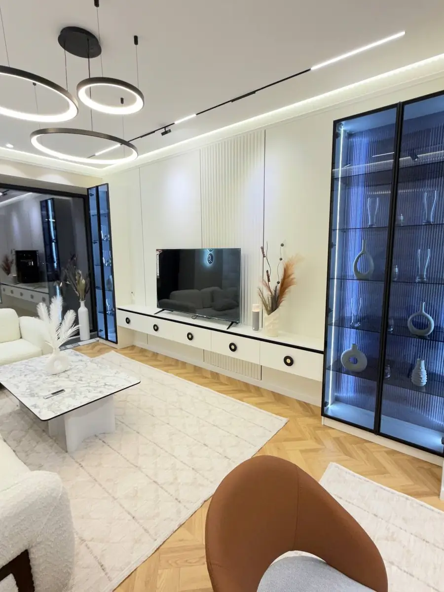 2-комнатная квартира − 67 м², 18/27 этаж