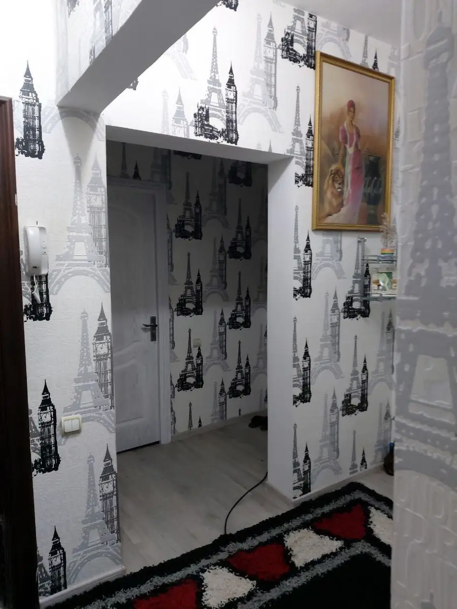 3 xonali kvartira sotiladi − 72 m²