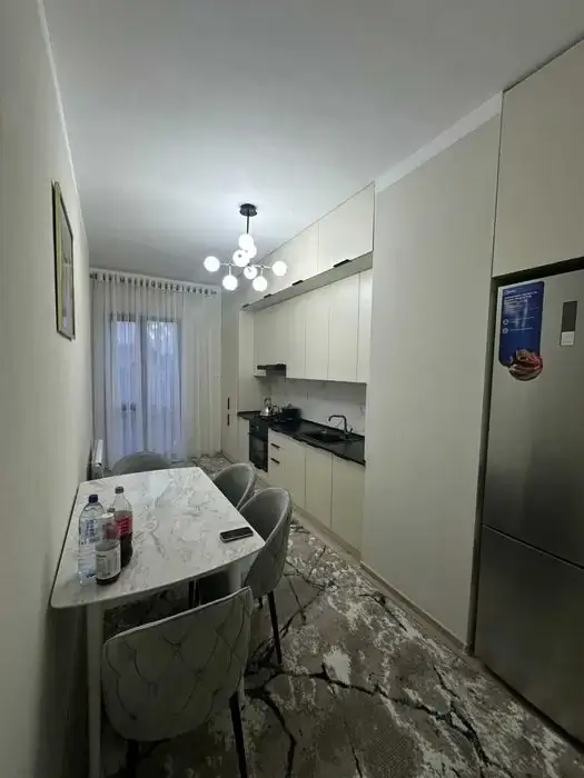 Сдается 2-комнатная квартира − 55 м²