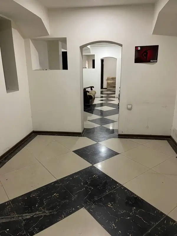 Ofis − 200 m², 0/9 qavat