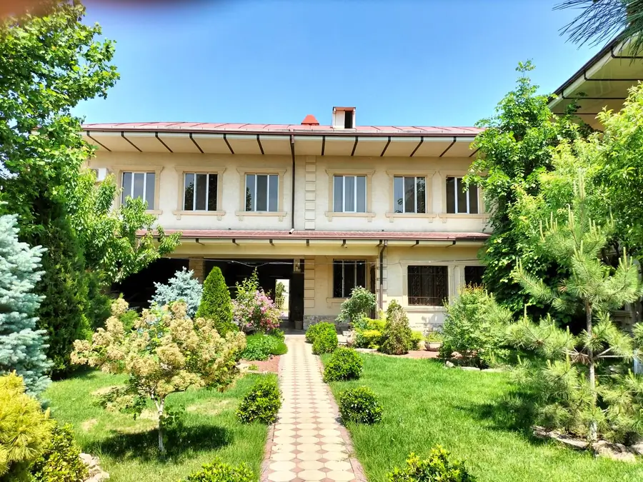 2 qavatli uy sotiladi − 500 m²