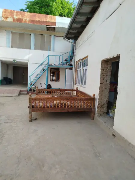 1 qavatli uy − 350 m², 4 sot. 