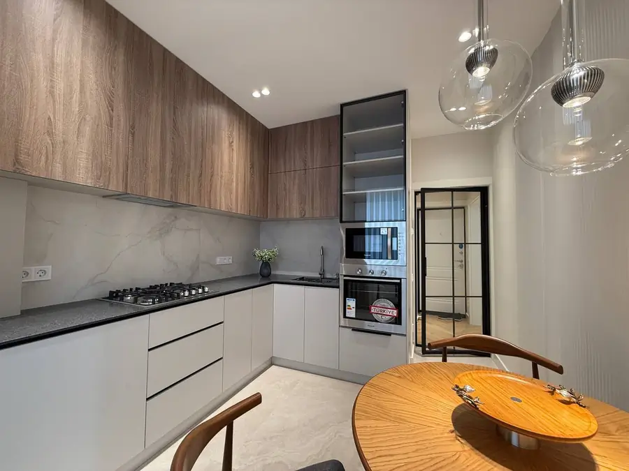 2 xonali kvartira sotiladi − 60 m²