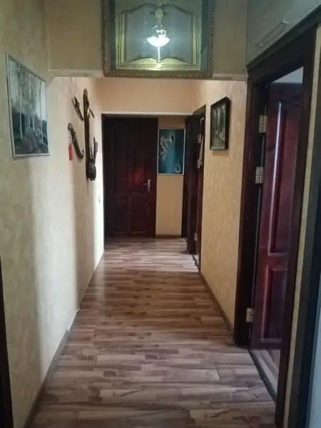 5 dan ortiq xonali kvartira − 102.7 m², 5/5 qavat