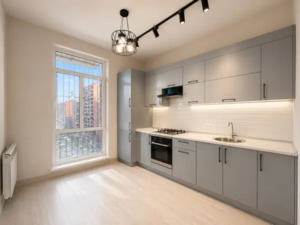 3 xonali kvartira sotiladi − 67 m²