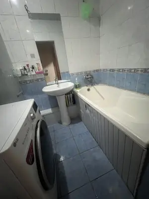 Продается 2-комнатная квартира − 58 м²