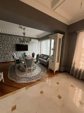 Более 5-комнатная квартира − 260 м², 5/7 этаж