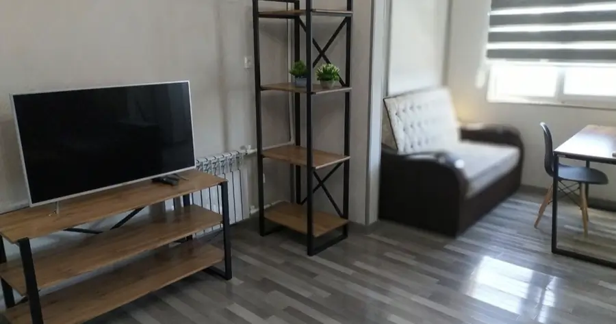 Сдается 2-комнатная квартира − 70 м²