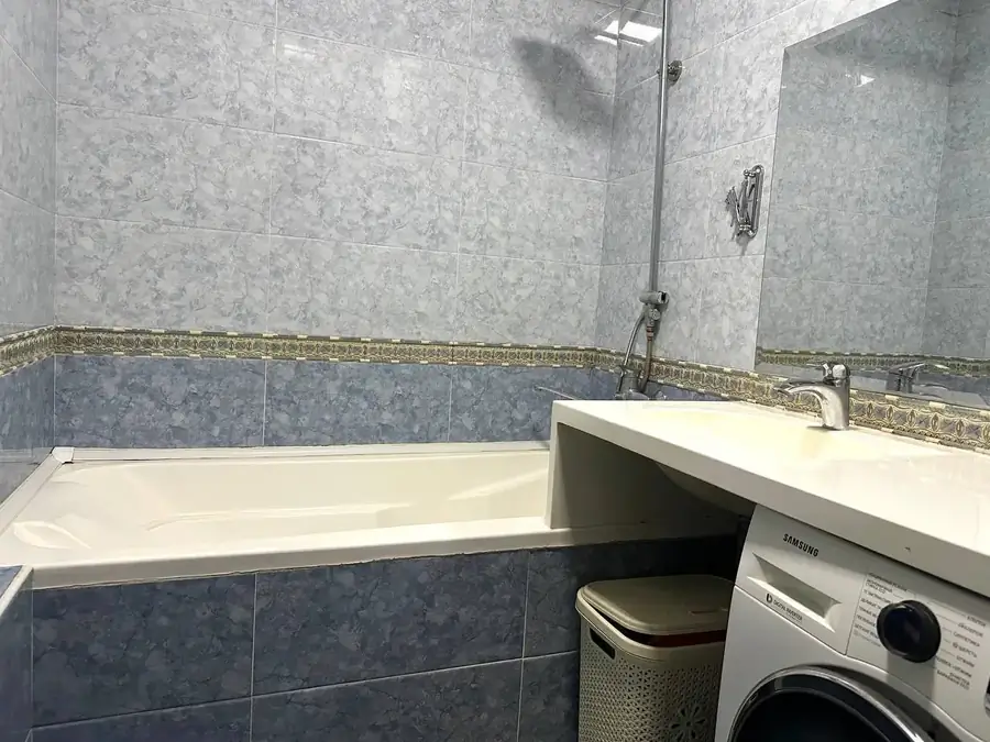 4 xonali kvartira sotiladi − 95 m²