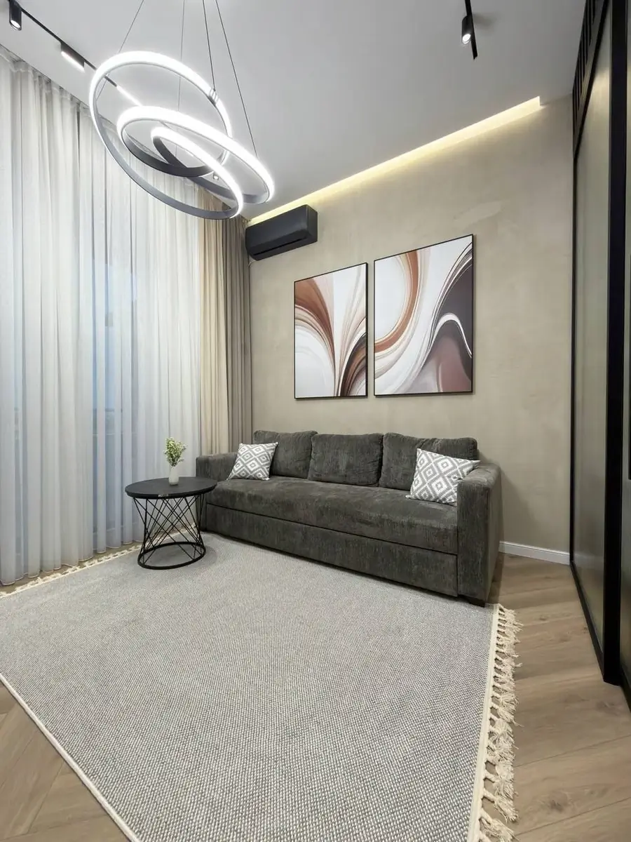 Продается 2-комнатная квартира − 43 м²