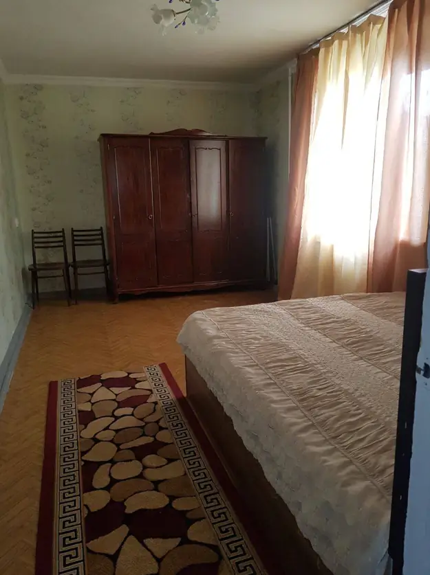 3 xonali kvartira sotiladi − 67 m²