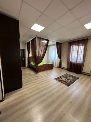 Сдается 2-комнатная квартира − 60 м²