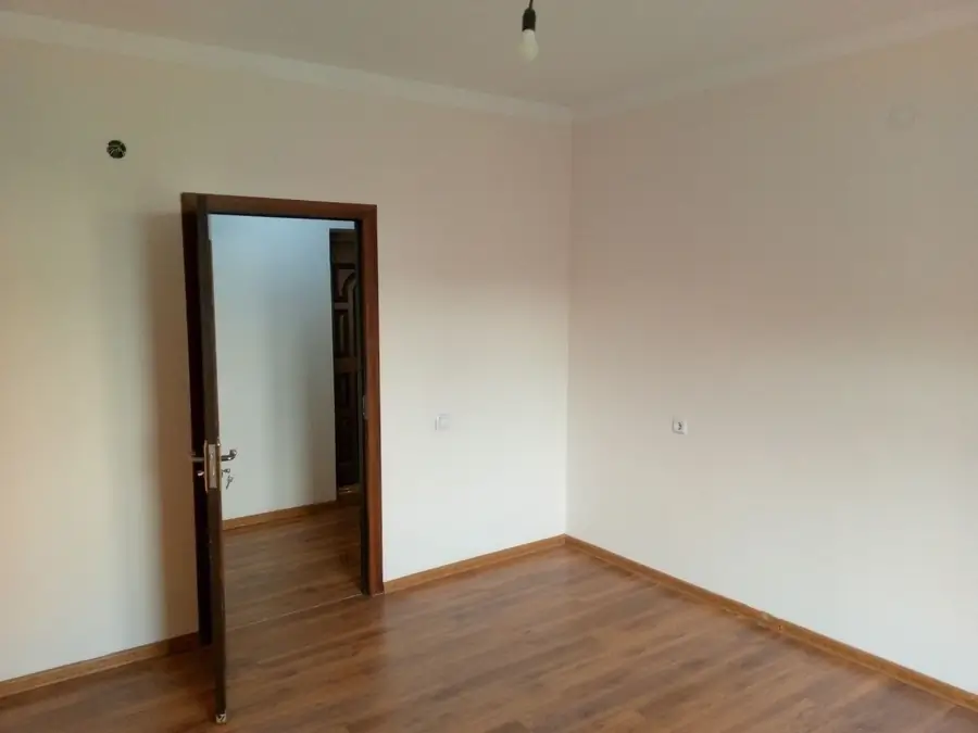 Сдается 2-комнатная квартира − 58 м²