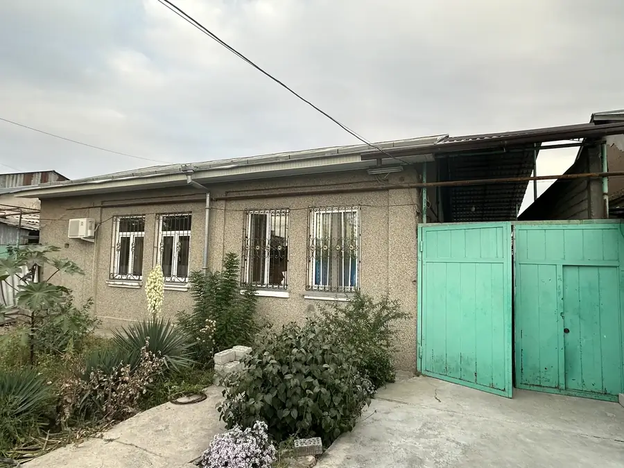 Продается 1-этажный дом − 406 м²