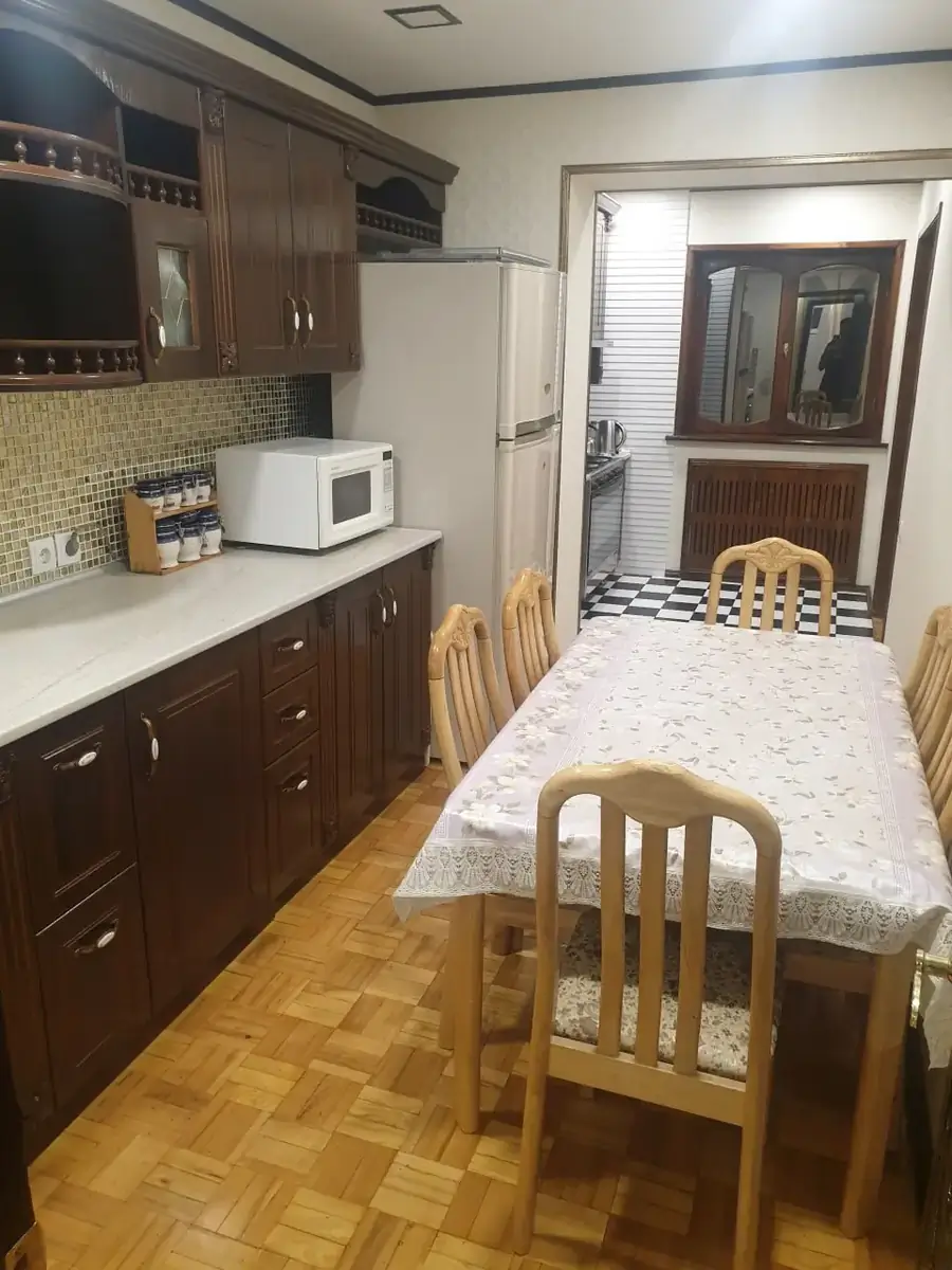 Продается 4-комнатная квартира − 156 м²