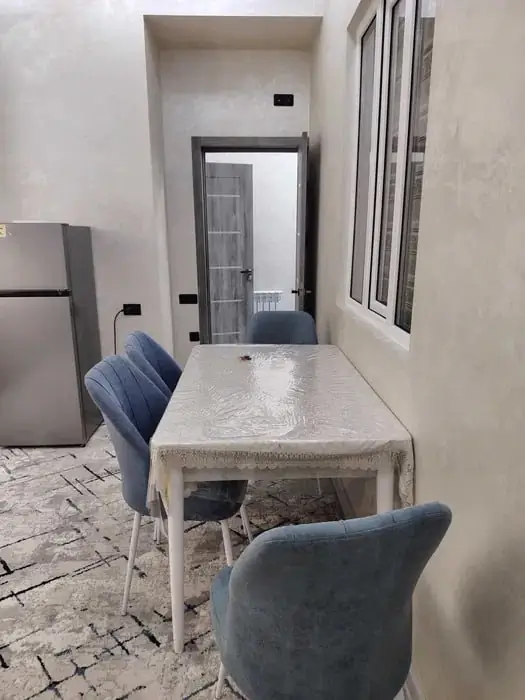 Сдается 2-комнатная квартира − 60 м²