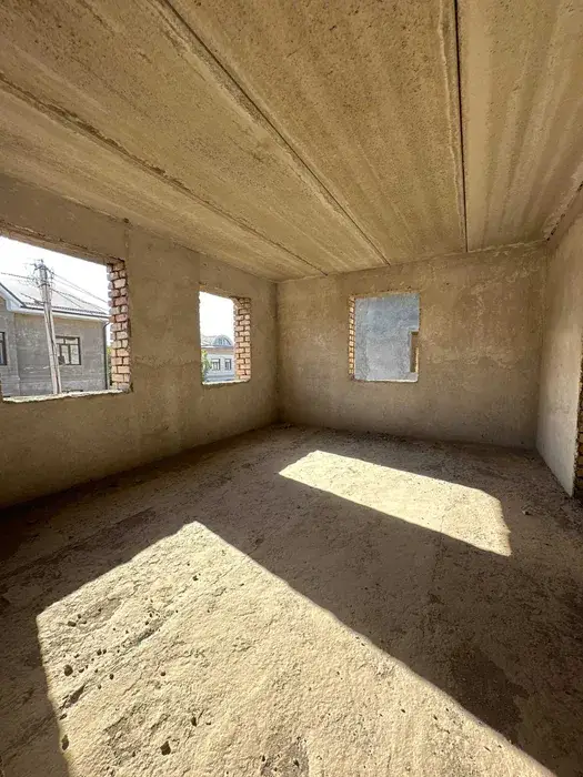 Продается 3-этажный дом − 900 м²