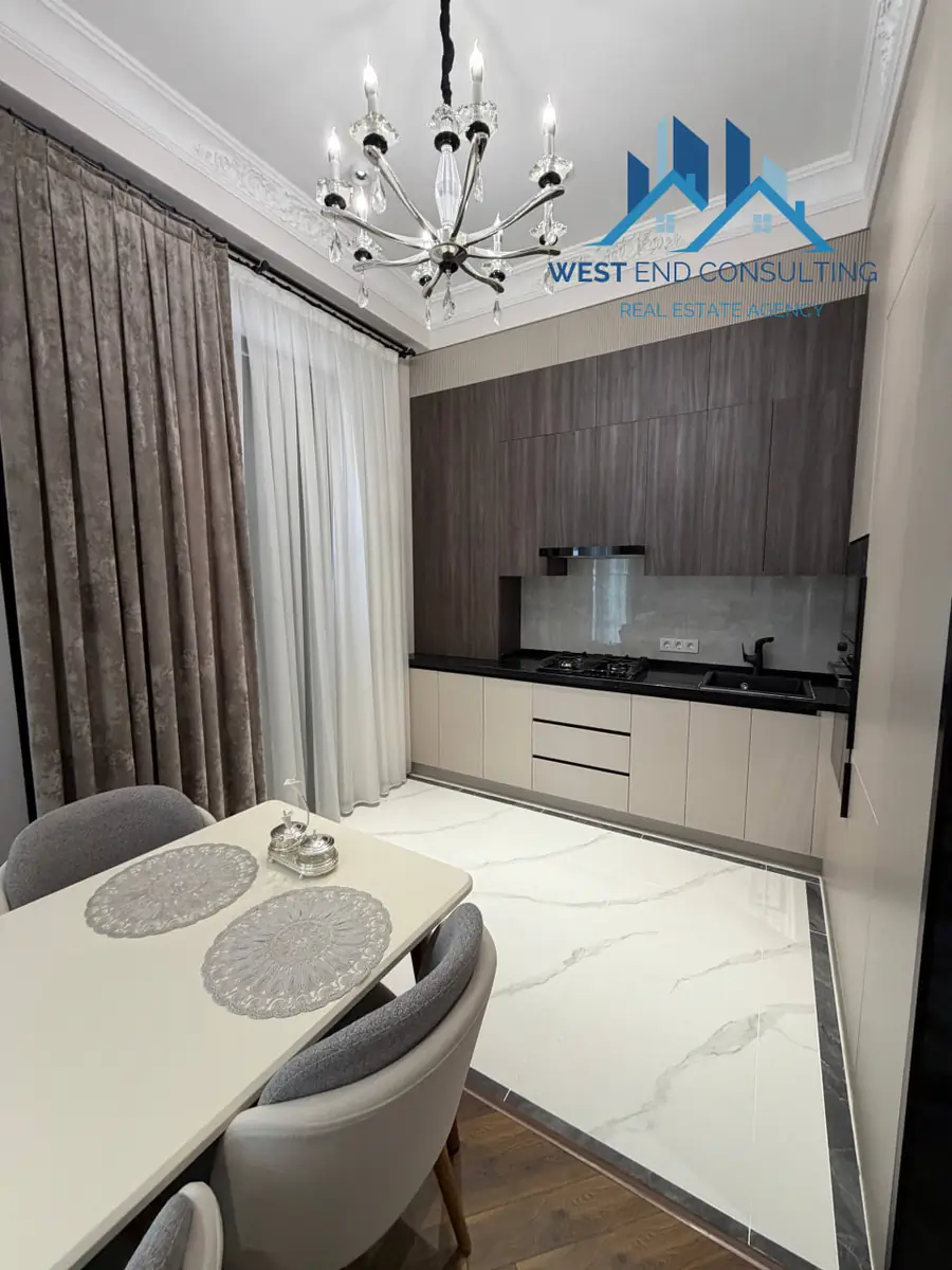 Продается 2-комнатная квартира − 63 м²