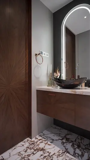 3 xonali kvartira sotiladi − 126 m²