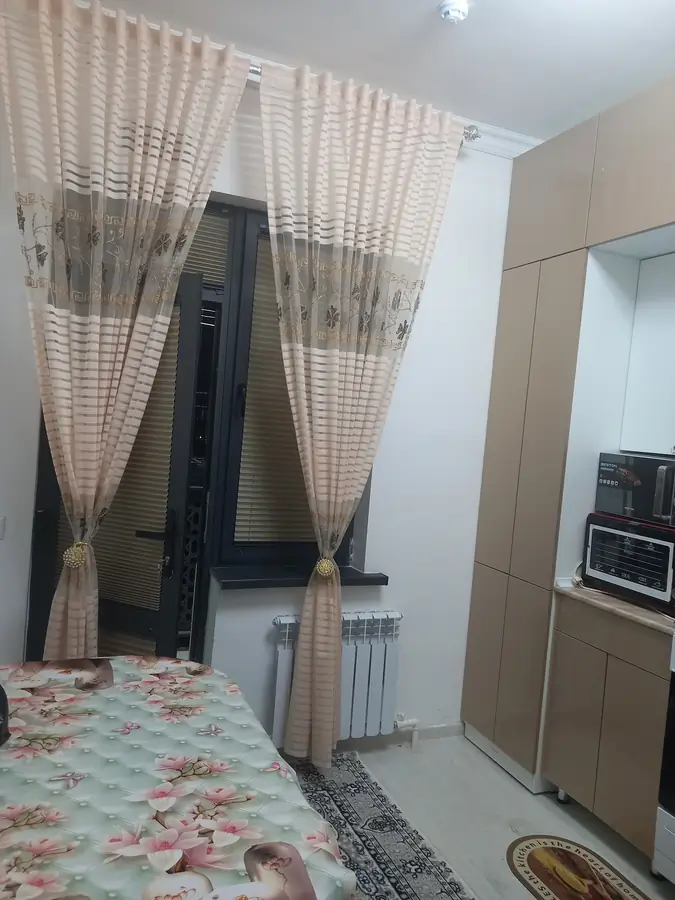 3 xonali kvartira sotiladi − 74 m²