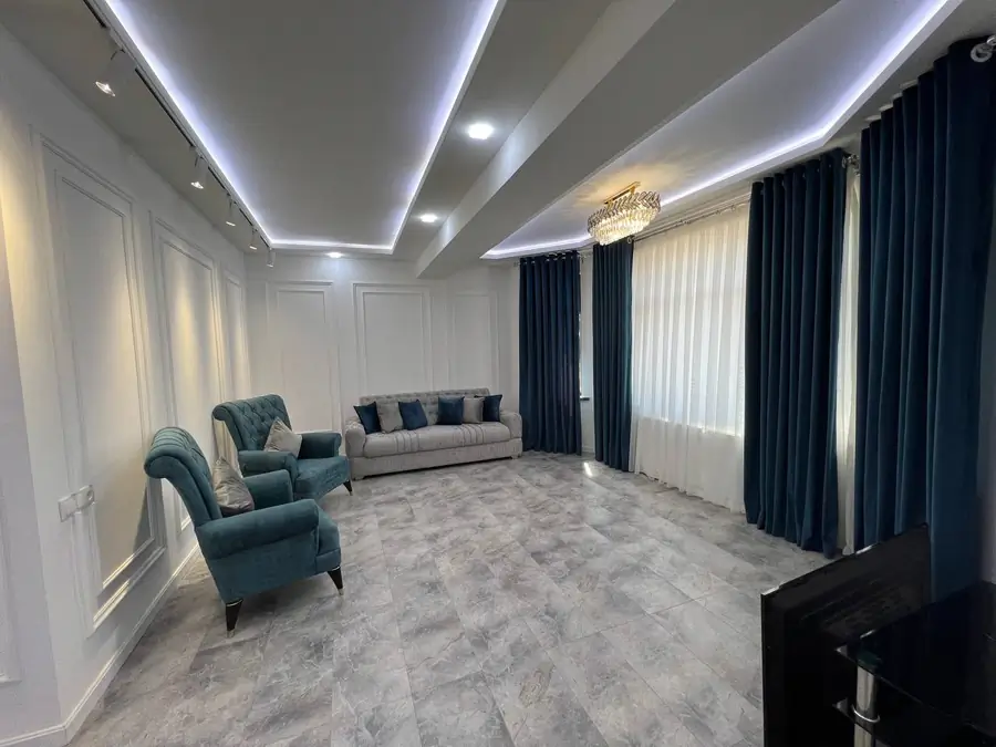 Ijaraga 2 xonali kvartira − 70 m²
