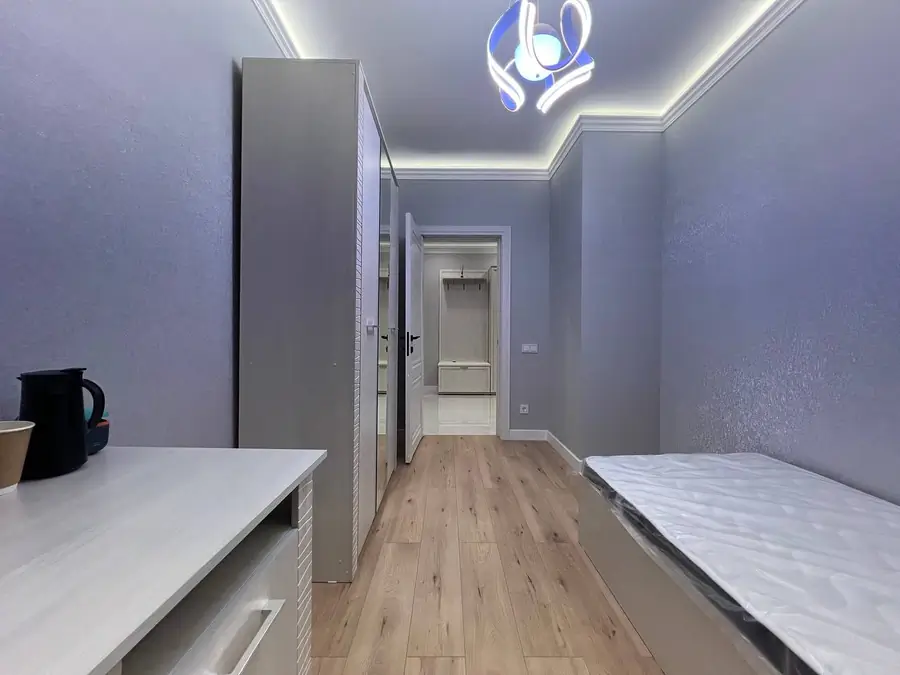 3 xonali kvartira sotiladi − 73 m²