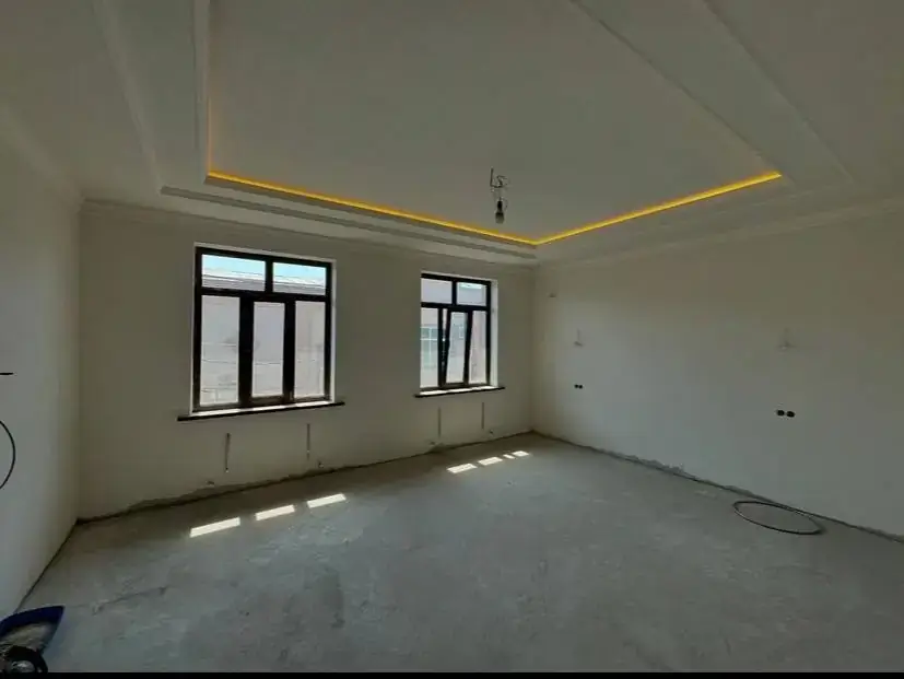 3 qavatli uy sotiladi − 450 m²