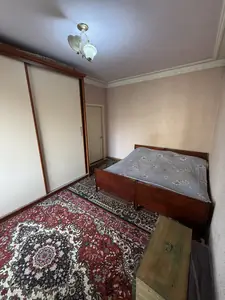3 xonali kvartira sotiladi − 82.2 m²